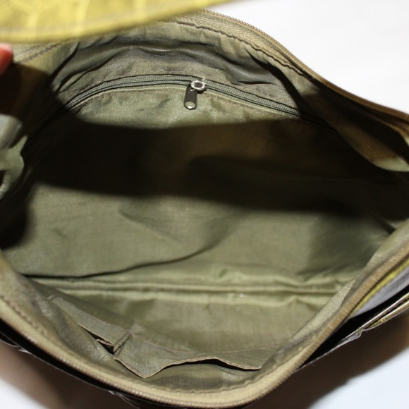 Faux Crocodile Purse Green - Picture 4 of 4